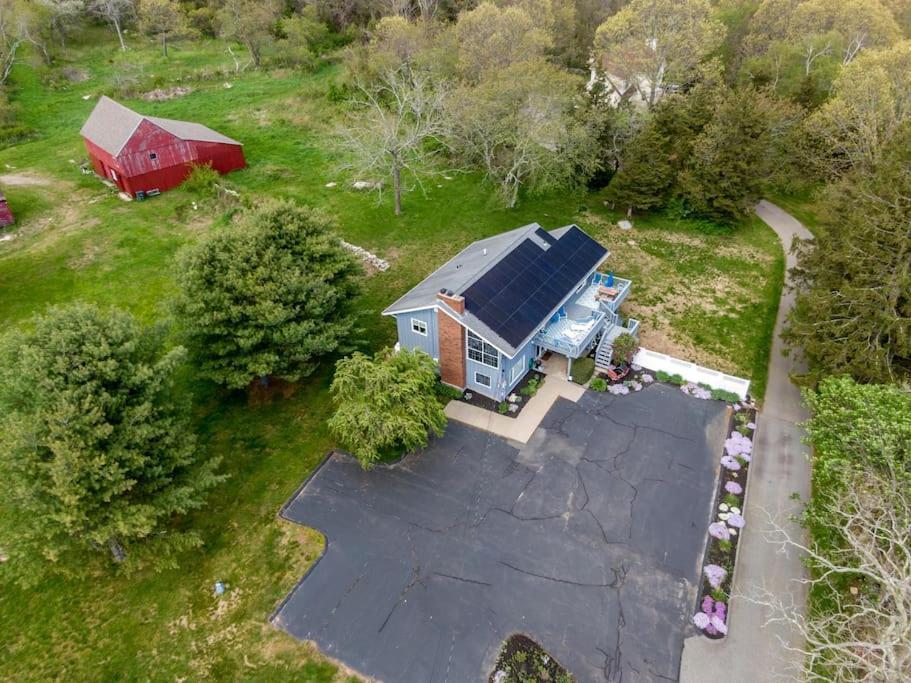 Unique Retreat With Private Patio, 4 King Beds And Bbq Villa Groton Eksteriør billede